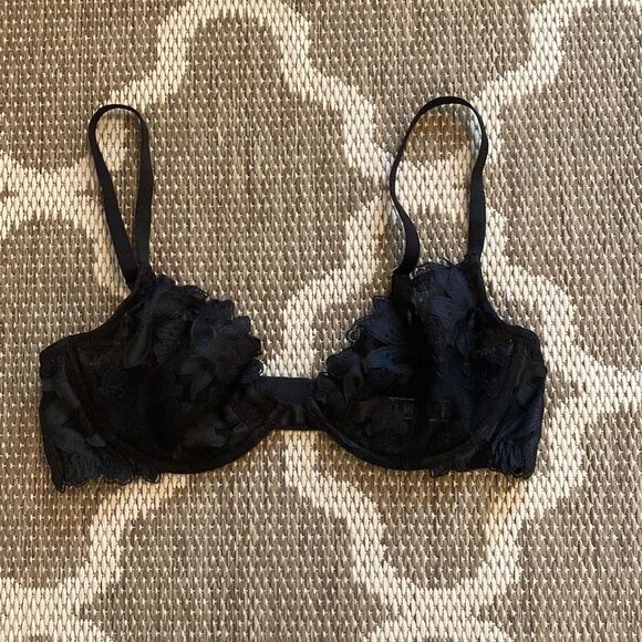 Victoria’s Secret underline plunge bra, size 36C - Picture 1 of 5